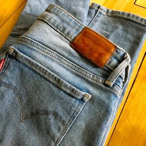 711⭐️Levi’s Skinny Jeans